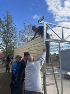 Mobilgarázs oldalának lemezelése